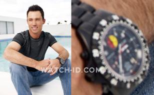 Jeffrey Donovan (as Michael Westen) wears a Chase-Durer SF 1000XL UDT watch in B