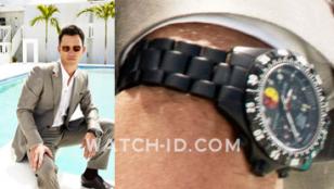 Jeffrey Donovan (as Michael Westen) wears a Chase-Durer SF 1000XL UDT watch in B
