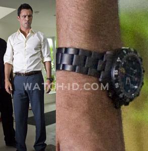 Jeffrey Donovan (as Michael Westen) wears a Chase-Durer Special Forces 1000XL UD
