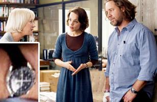 Russell Crowe wears an Omega Speedmaster Professional in the movie State of Play