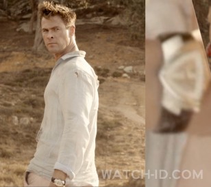 Chris Hemsworth wears a Hamilton Ventura Auto in Men in Black: International.